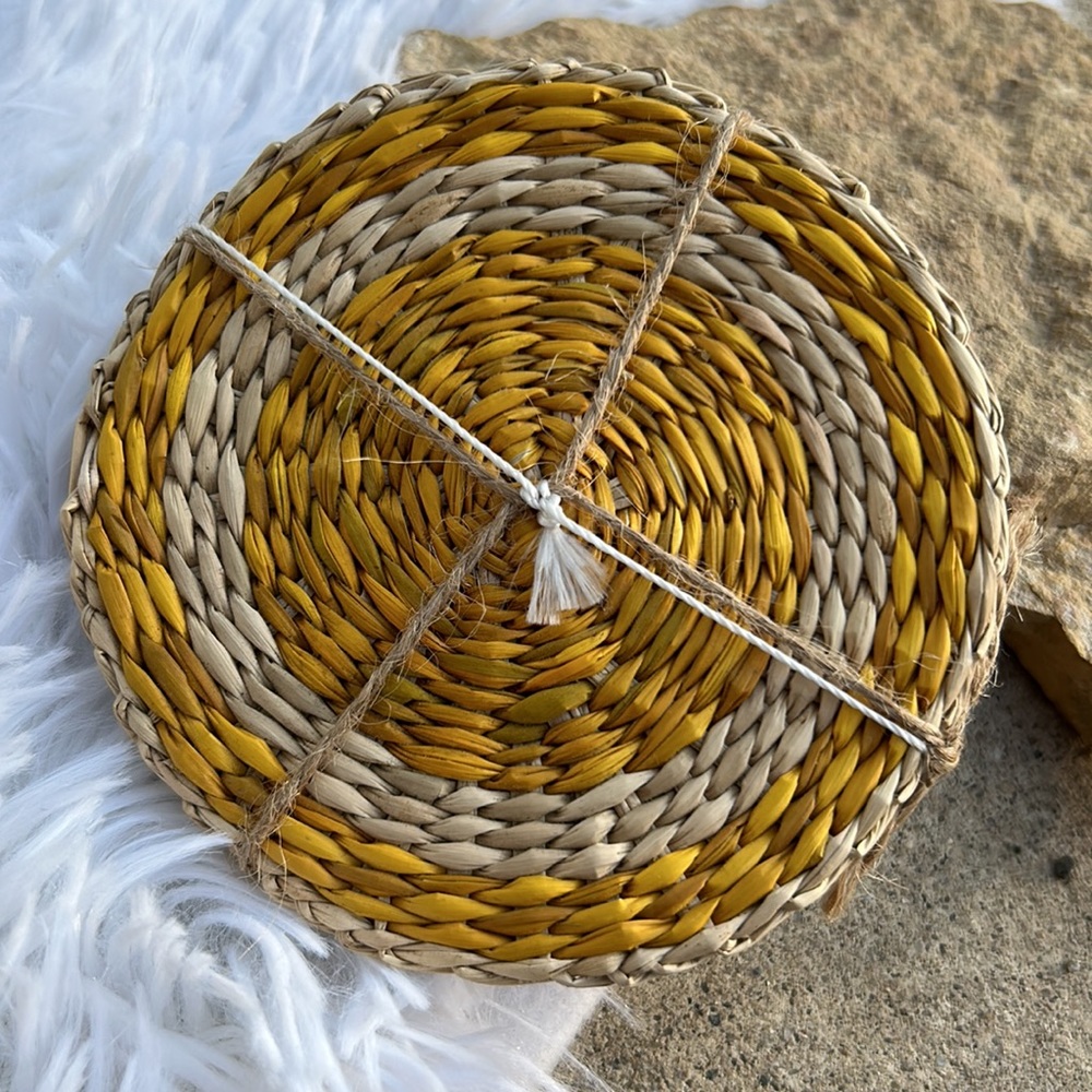 🩶5/$30 Round Seagrass Coasters Set of 4 Golden Yellow & Tan NEW